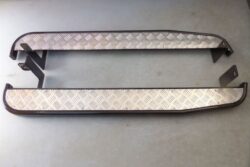 DEFENDER 90 SIDE STEPS BLACK WITH SILVER CHEQUER PLATE TOP