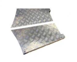 DEFENDER 110" REAR WING CORNERS (C/SUNK & S/S FITTINGS)