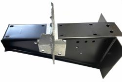 DEFENDER HI-CAP REAR BODY MOUNT N/S FRONT GALV - Image 3
