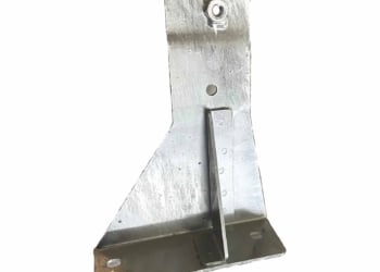 R/H DEFENDER 1987 - 2006 FRONT SEAT BELT ANCHORAGE BRACKET