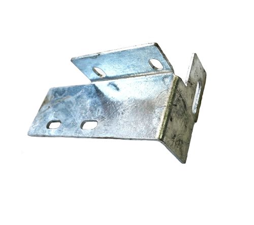 ALR9802 L/H Lower Sill Extension Bracket 130 Double Cab