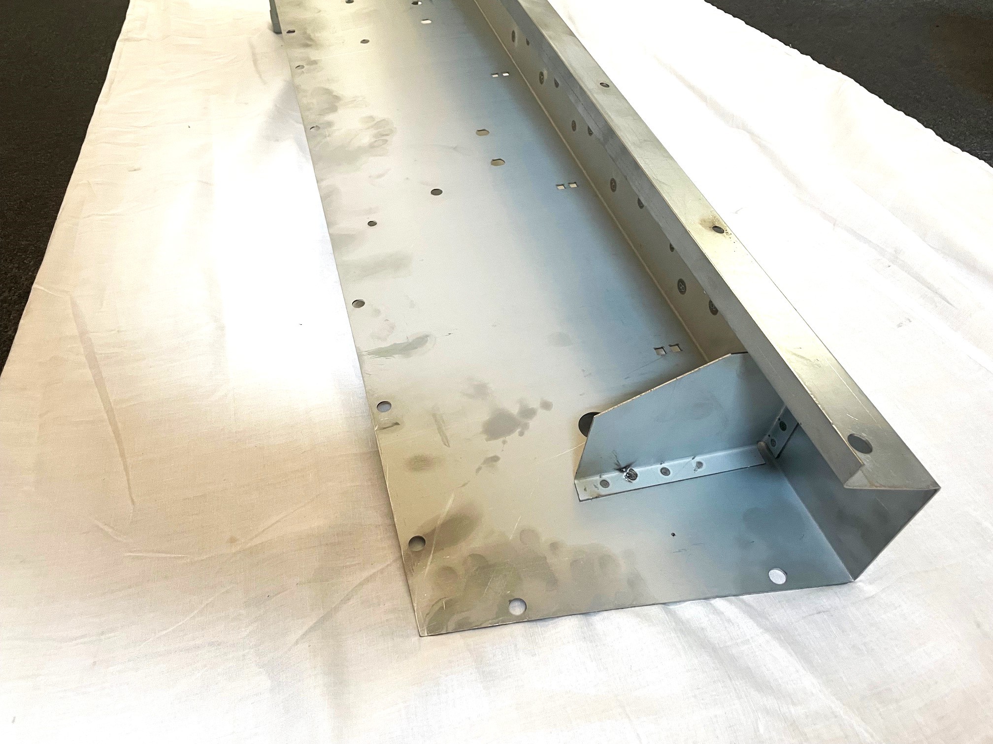 2 Door R/Hand (O/S) Range Rover Classic Outer Sill (1969-1994) - Image 5
