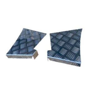 Defender 90" Chequer Plate Rear Wing Corners