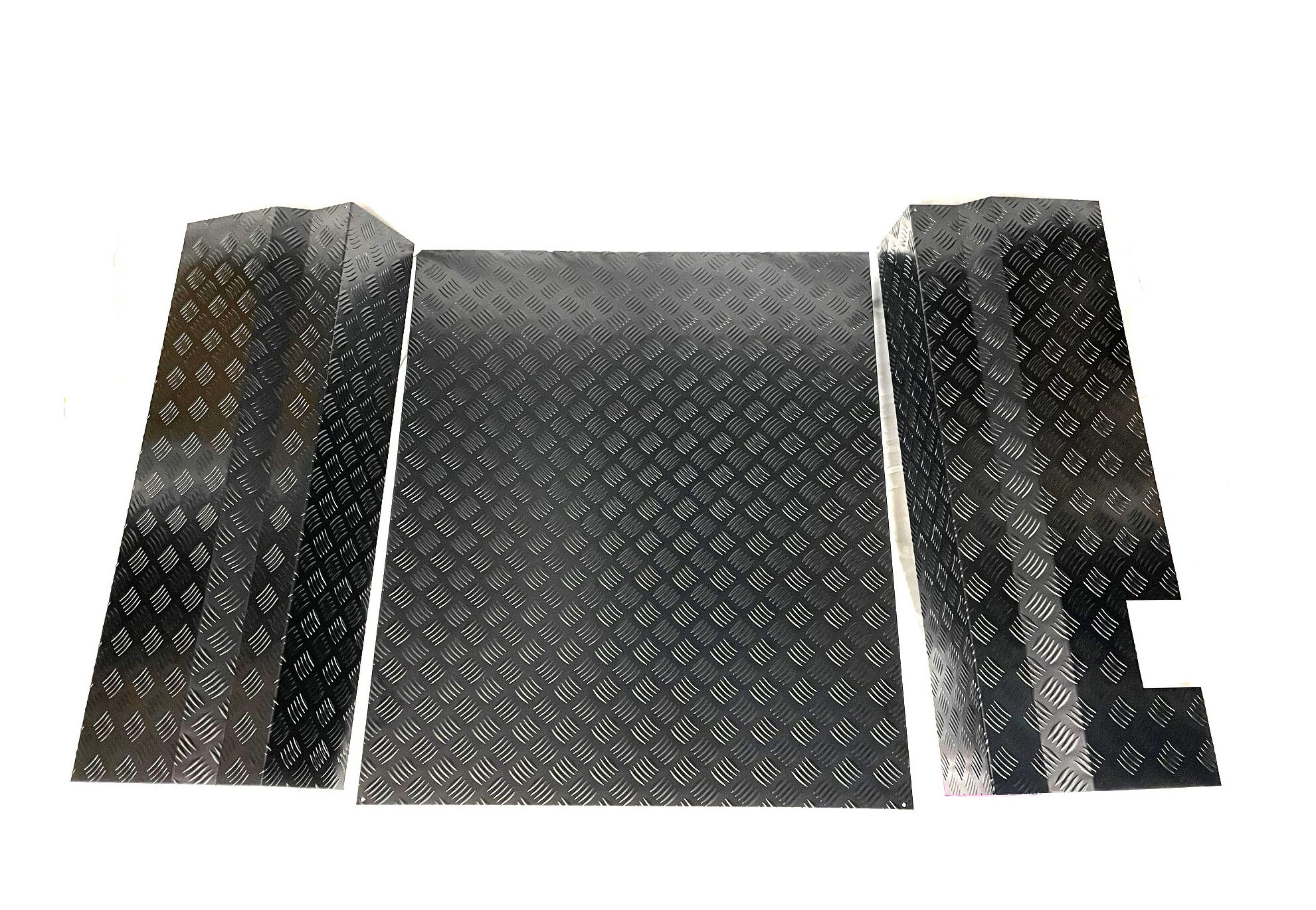 Defender 110 Puma Chequer Plate Load Area Black