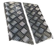 Discovery 1 Chequer Plate Rear Wing Corners
