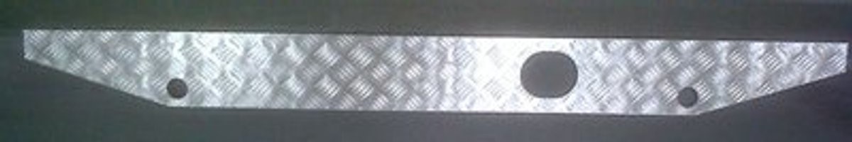 Td5 Chequer Plate Rear Cross Member Cover LR638