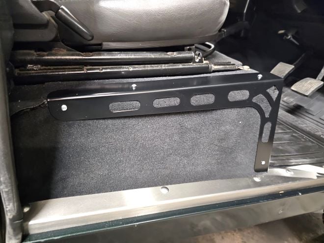 LR728 Defender/ Series Seat Box Corner Protector Black Powdercoated - Image 2